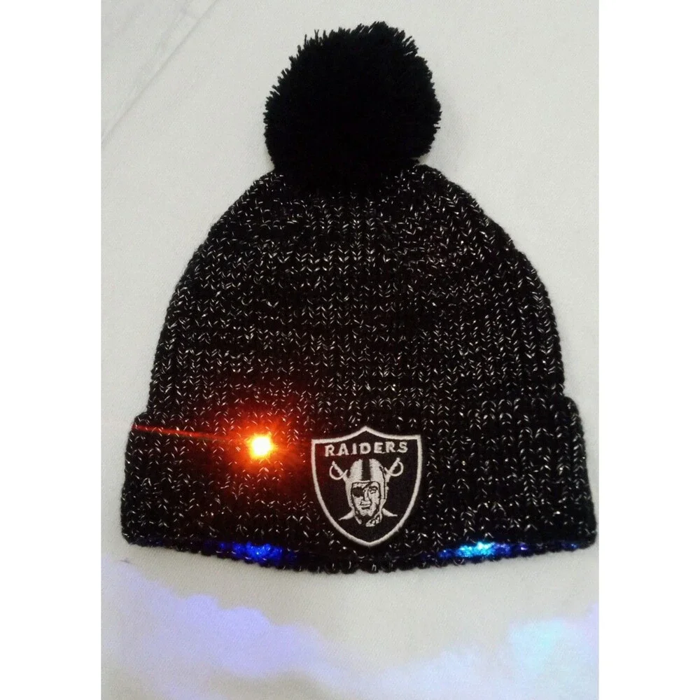 RAIDERS Light Up Beanie NFL Black Silver Sparkle LA Oakland Las Vegas Pom WORKS! - Picture 6 of 9
